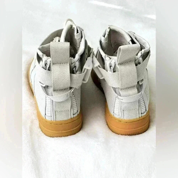 Nike SF Air Force 1 Mid Women’s Size 7 - Picture 3 of 10